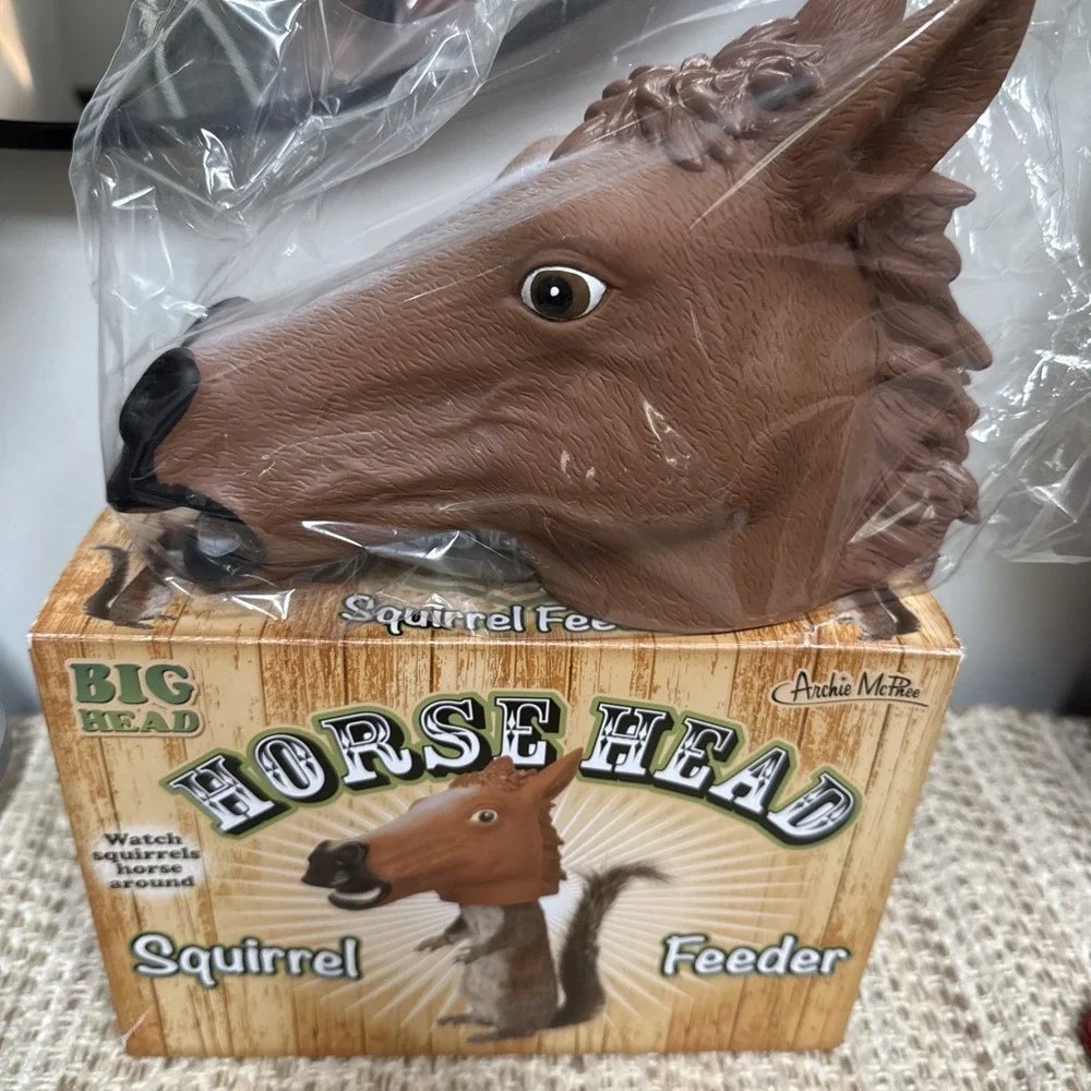 Squirrel Feeder NIB Horse Head Archie McPhee Accoutrements Big Head Animal